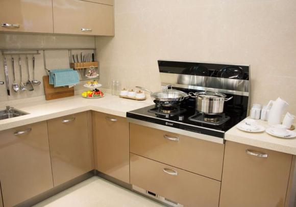 不銹鋼櫥柜冷傲大方和激烈現代金屬作風的外觀，深受現代時髦人士的喜愛